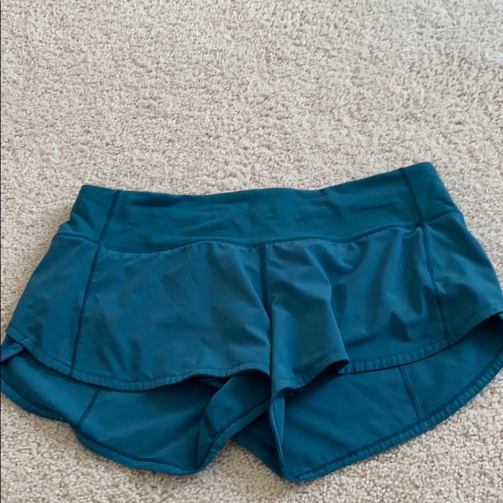 Lululemon Shorts Bundle!! Size 6 Speed Up - Picture 3 of 4